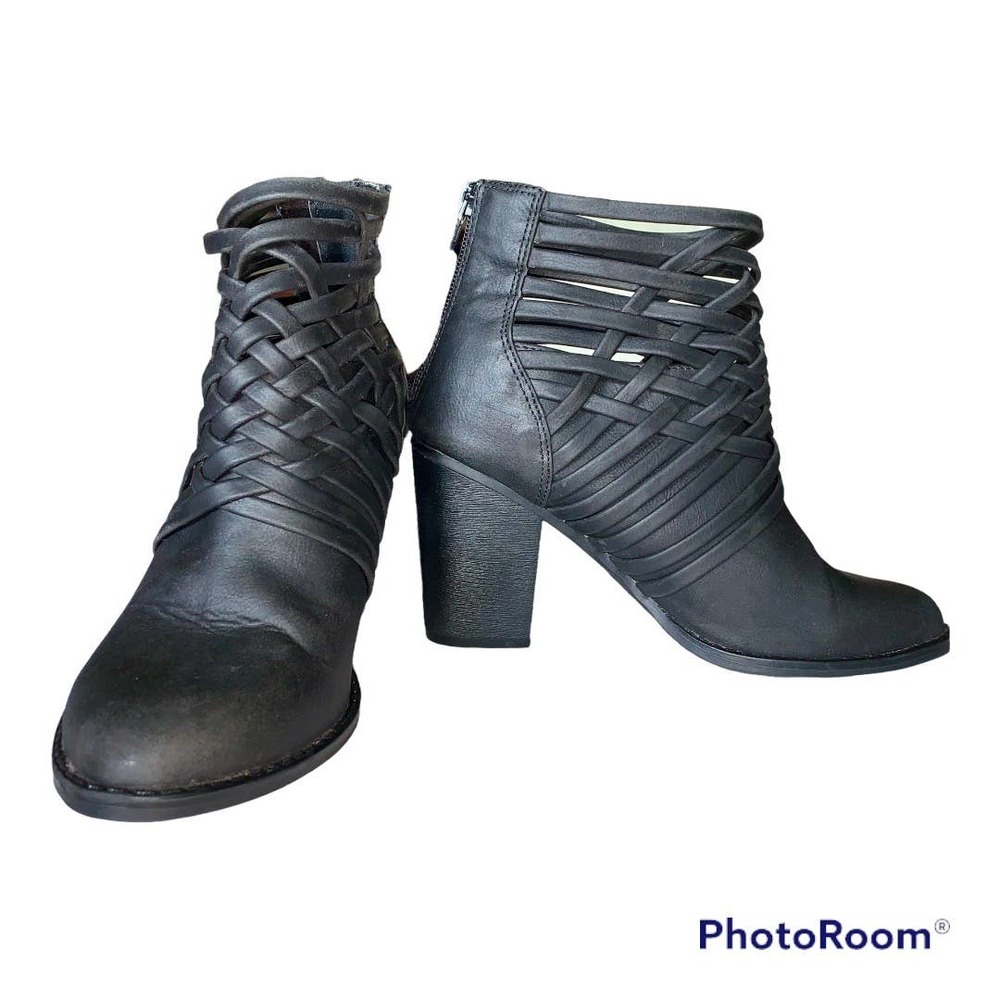 MOSSIMO Supply Co. Black Booties Size 6 1/2